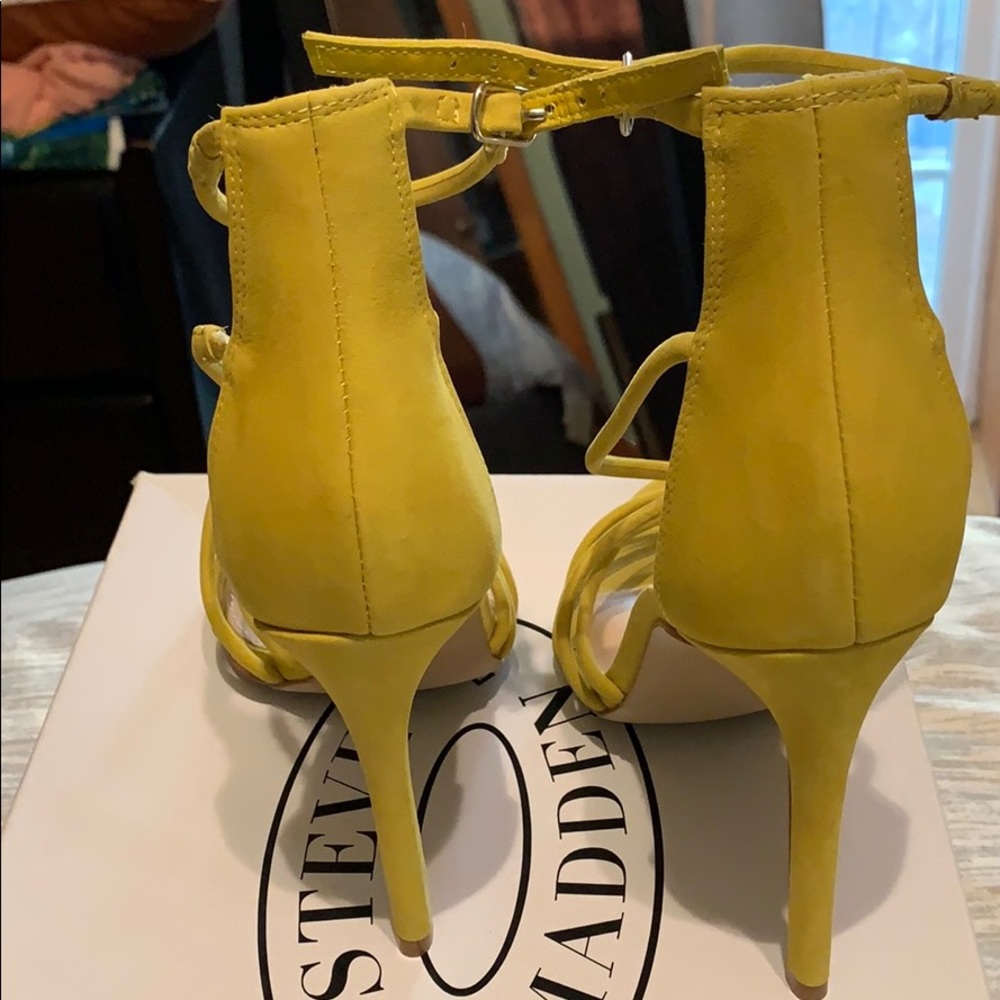 Shoes - Picture 5 of 6